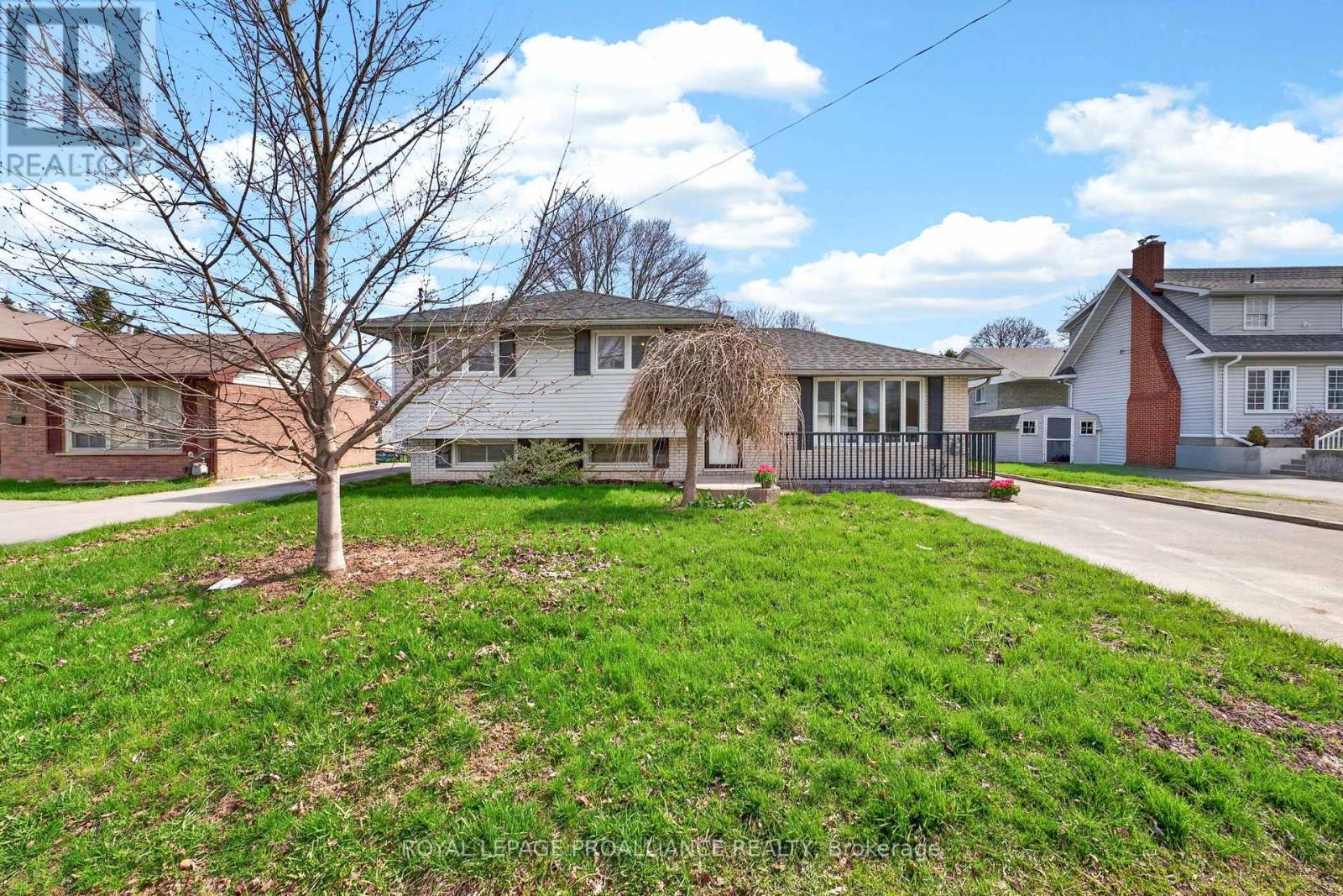 521 Sidney Street, Belleville, Ontario  K8P 4A4 - Photo 2 - X13050376