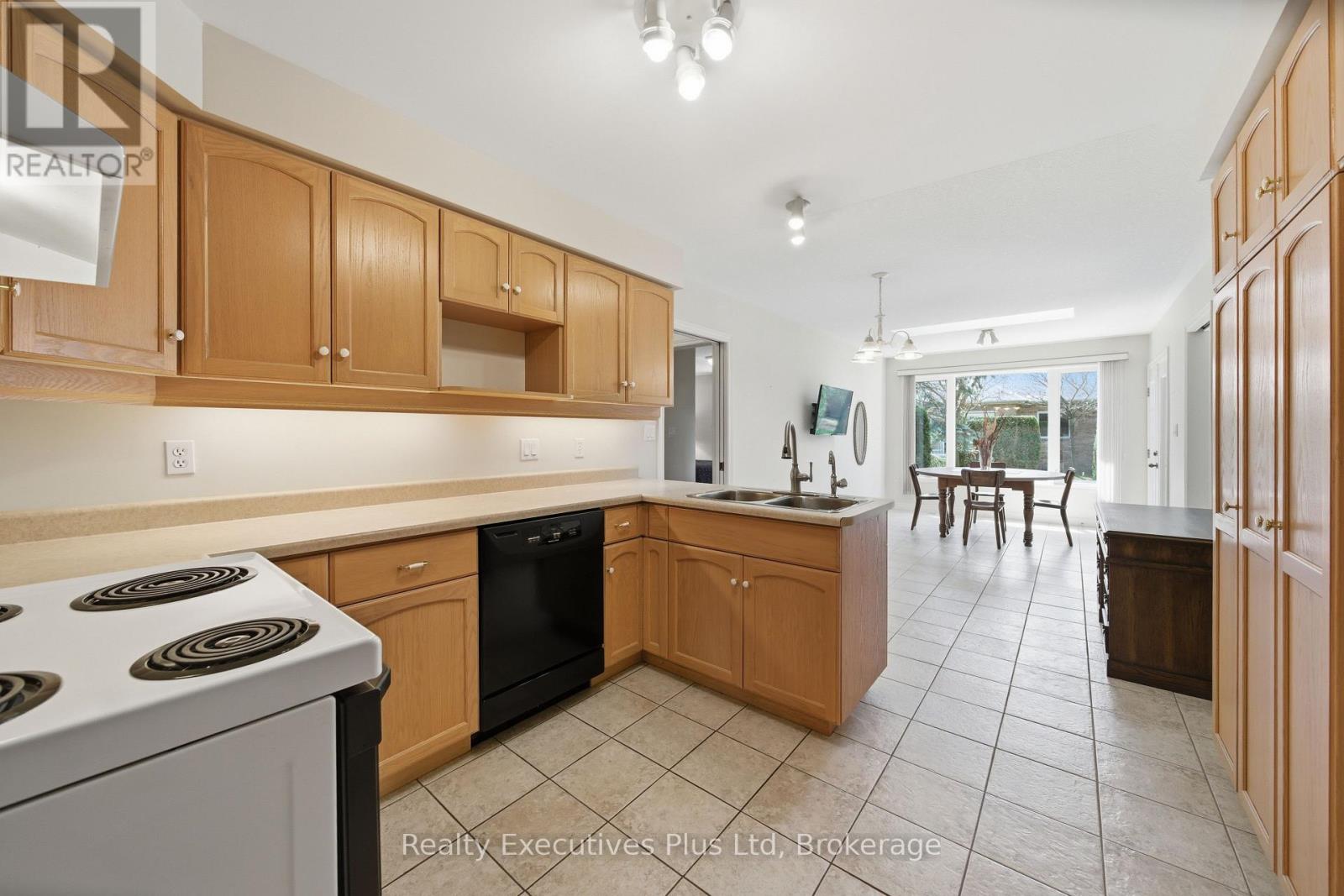 95 Basswood Drive, Guelph, Ontario  N1G 4X7 - Photo 12 - X13050392