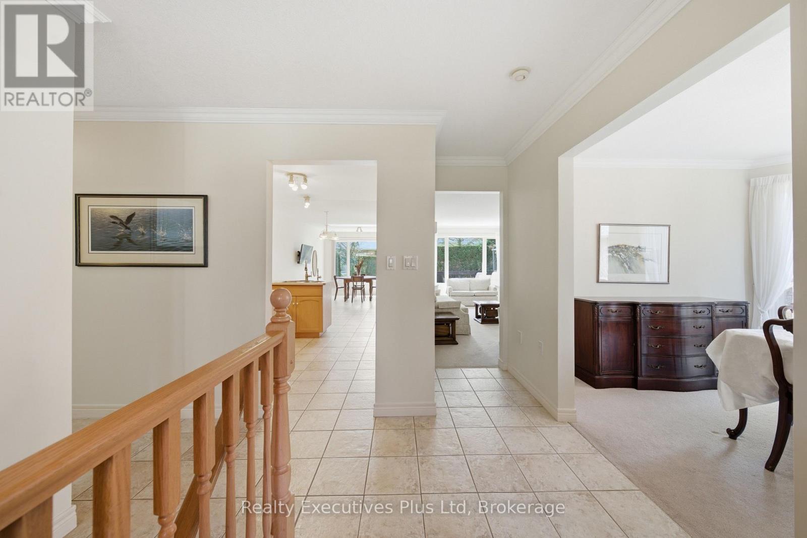 95 Basswood Drive, Guelph, Ontario  N1G 4X7 - Photo 3 - X13050392