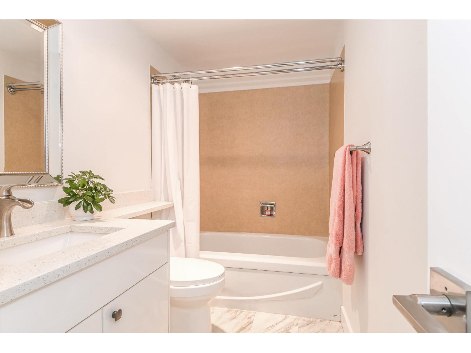 203 17661 58a Avenue, Surrey, British Columbia  V3S 1N4 - Photo 14 - R3107138