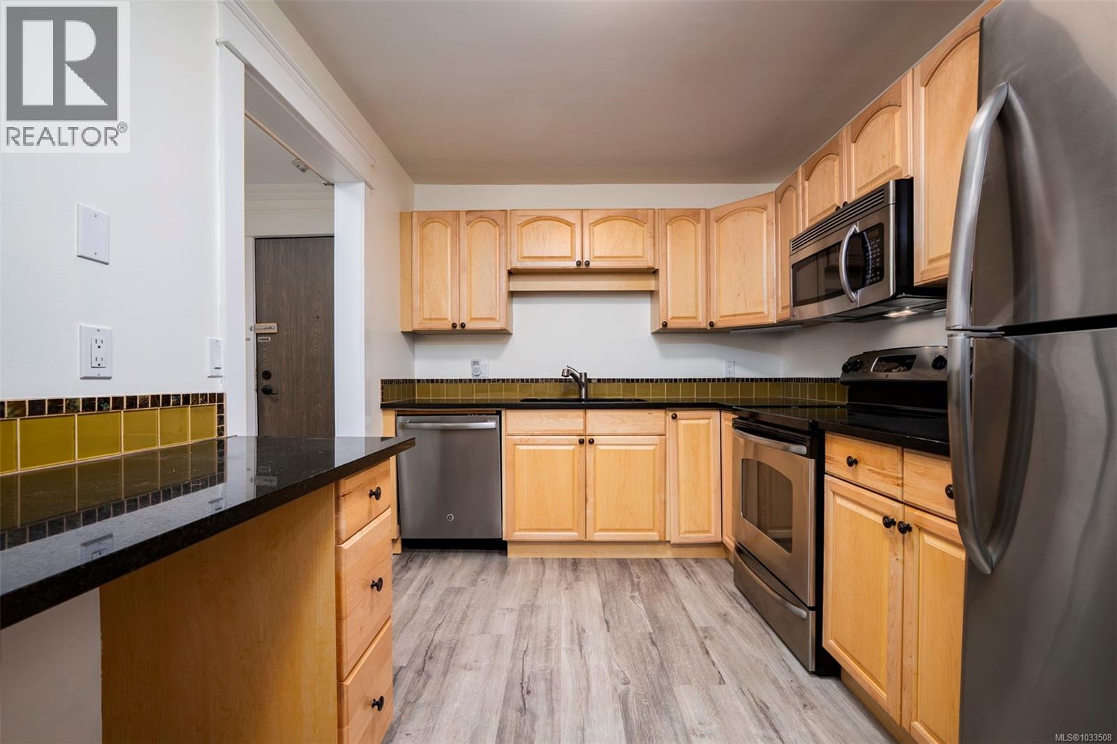 308 3108 Barons Rd, Nanaimo, British Columbia  V9T 4B5 - Photo 3 - 1033508