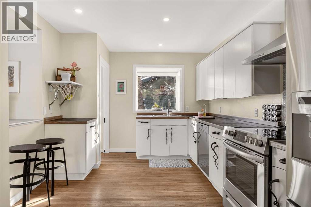 2507 Chicoutimi Drive NW, Calgary, Alberta  T2L 0W4 - Photo 9 - A2301982