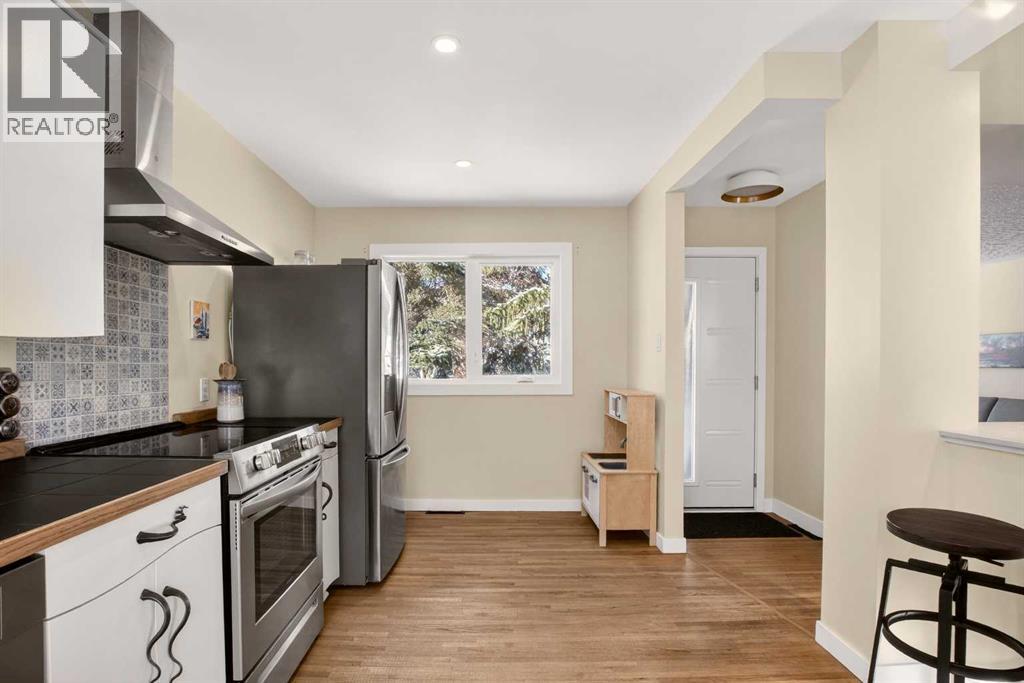 2507 Chicoutimi Drive NW, Calgary, Alberta  T2L 0W4 - Photo 8 - A2301982