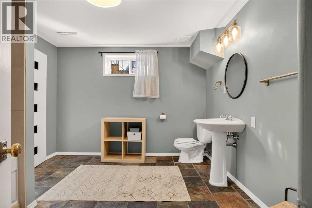 2507 Chicoutimi Drive NW, Calgary, Alberta  T2L 0W4 - Photo 26 - A2301982