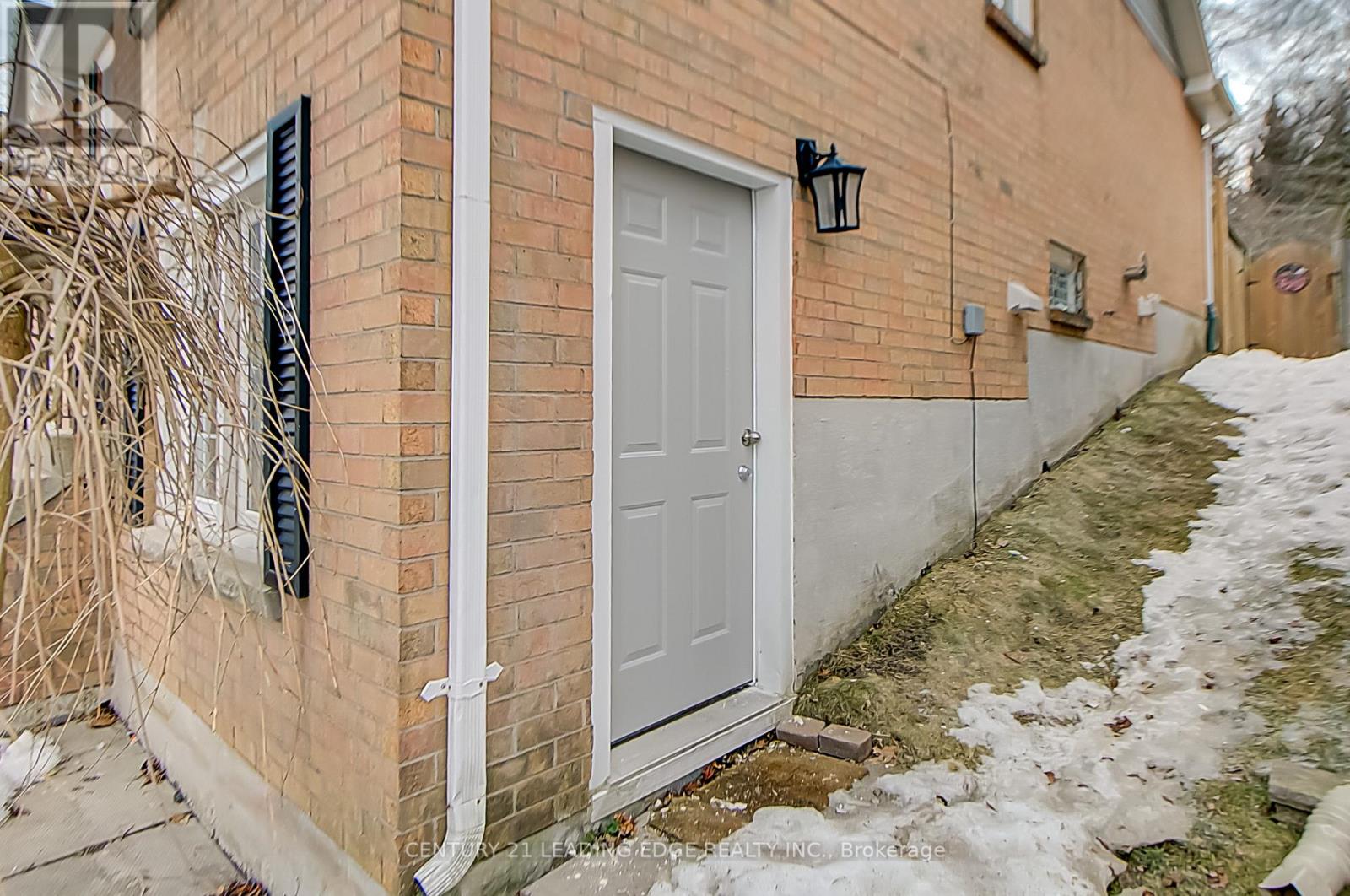 Lower - 55 Mccrimmon Crescent, Clarington, Ontario  L1C 4N2 - Photo 2 - E13050398