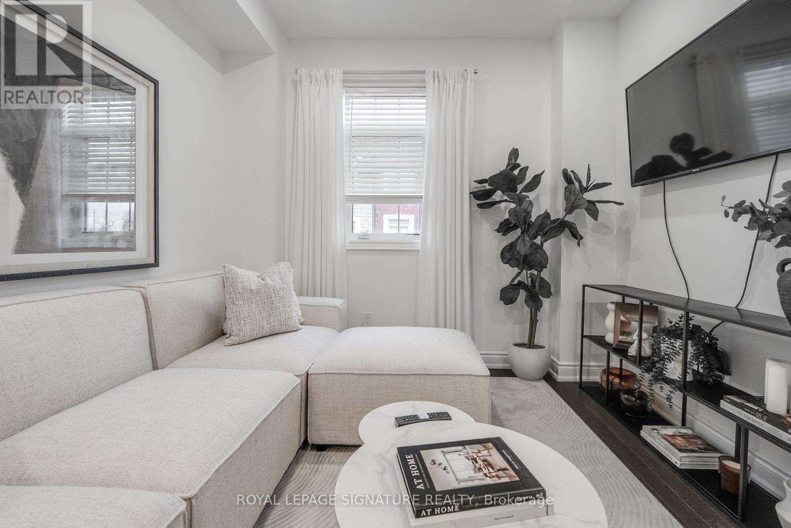 14 Queen Mary Court, Vaughan, Ontario  L4L 0H9 - Photo 13 - N13050334