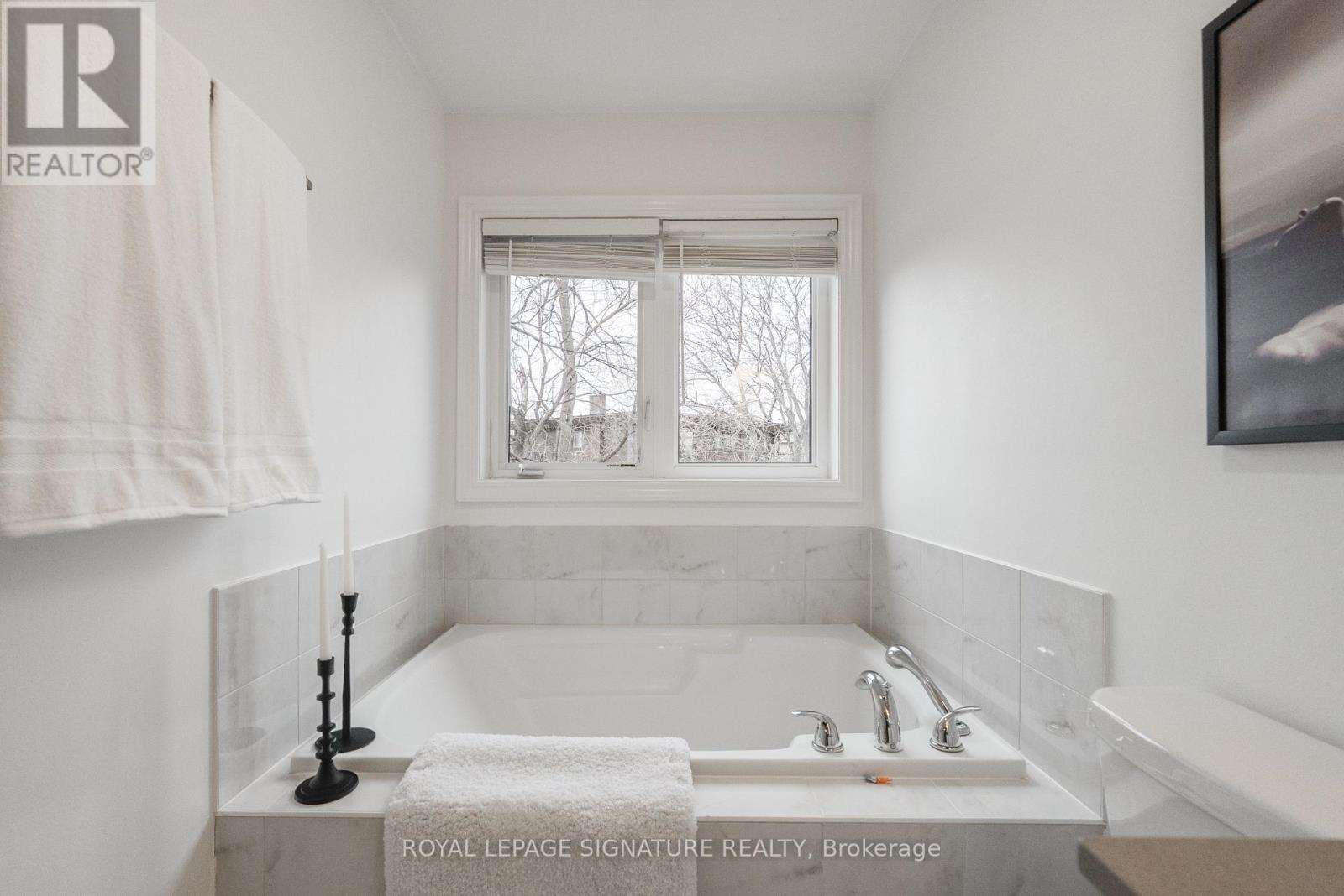 14 Queen Mary Court, Vaughan, Ontario  L4L 0H9 - Photo 22 - N13050334