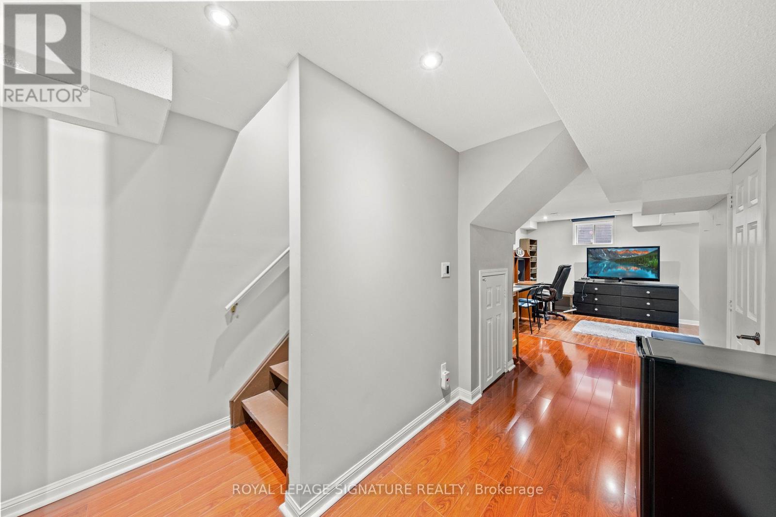 26 - Main + Bsmt - 71 Puccini Drive, Richmond Hill, Ontario  L4E 4X8 - Photo 19 - N13050386