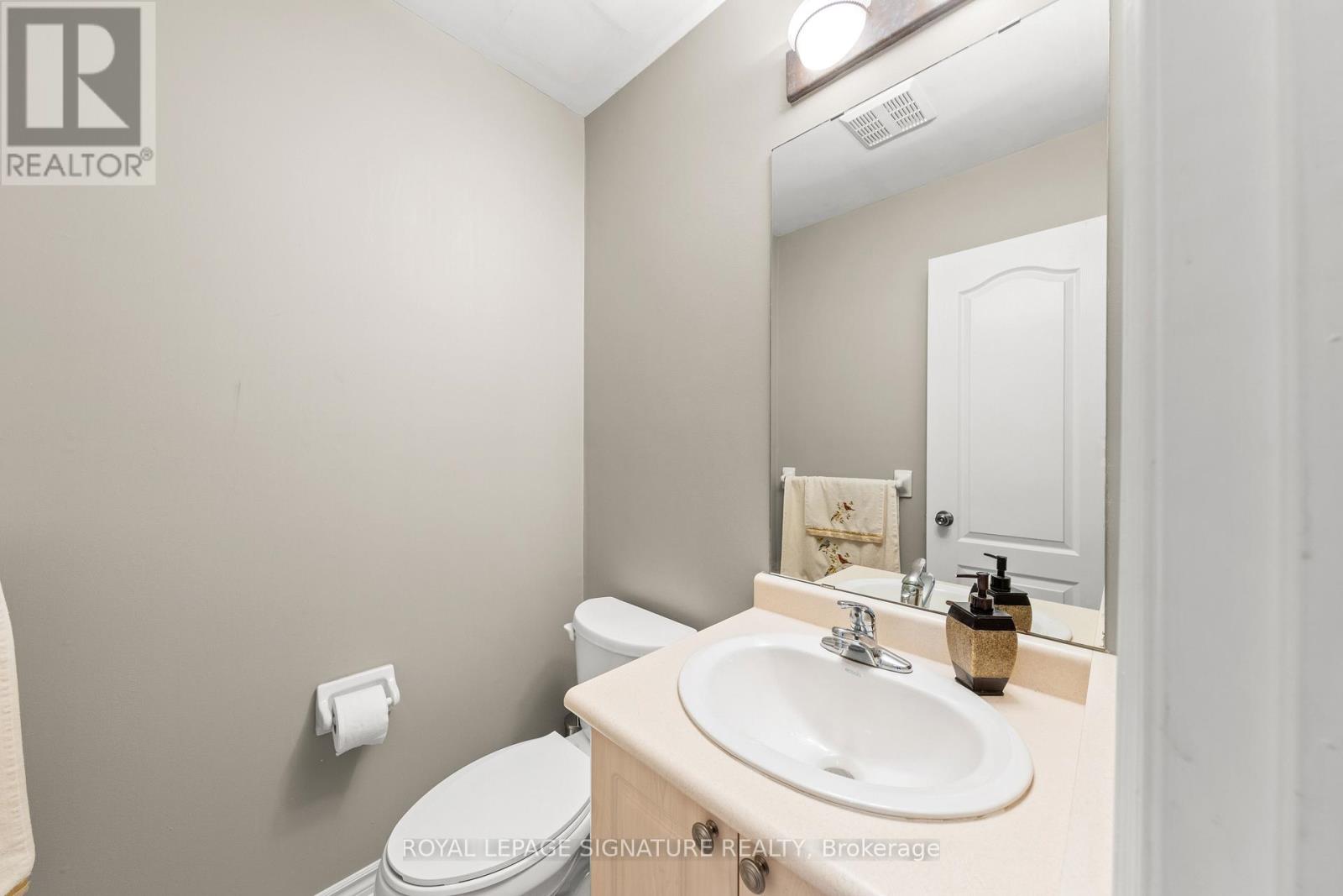 26 - Main + Bsmt - 71 Puccini Drive, Richmond Hill, Ontario  L4E 4X8 - Photo 6 - N13050386