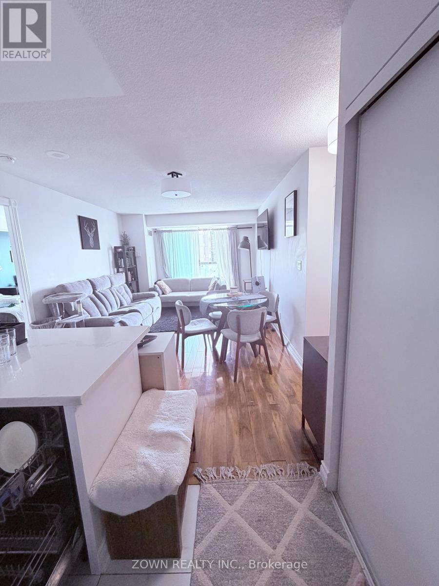 611 - 3 Ellesmere Street, Richmond Hill (Langstaff), Ontario  L4B 4N2 - Photo 2 - N13050400