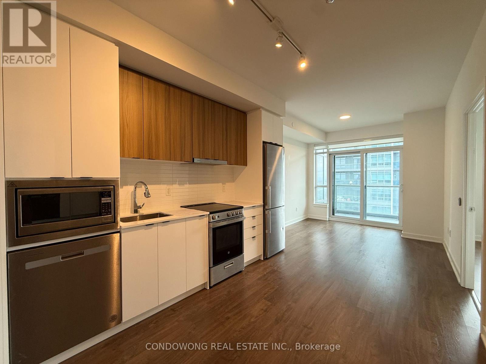 2703 - 50 UPPER MALL WAY, vaughan (brownridge), Ontario