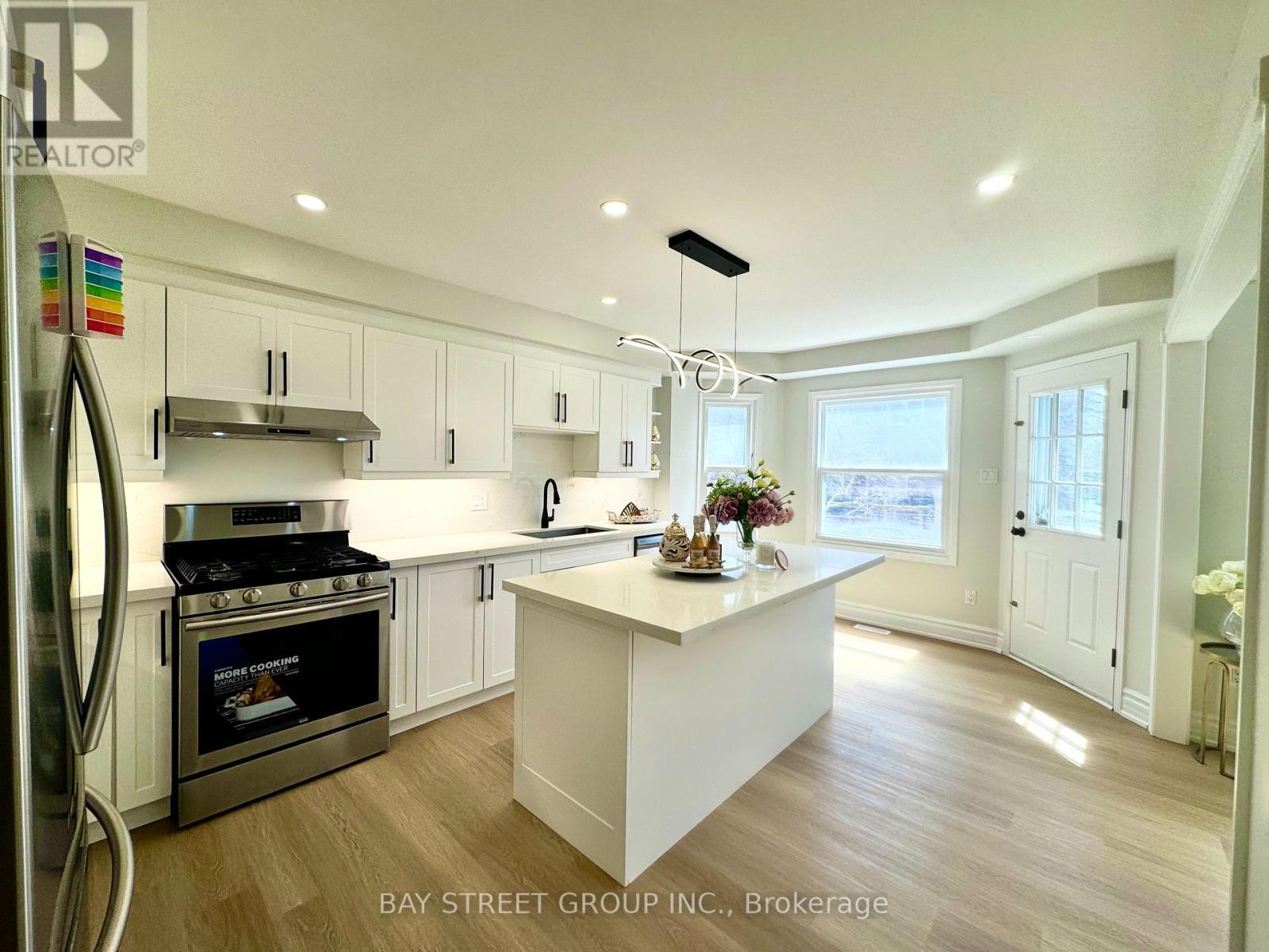 31 CAVALRY TRAIL, Markham, Ontario