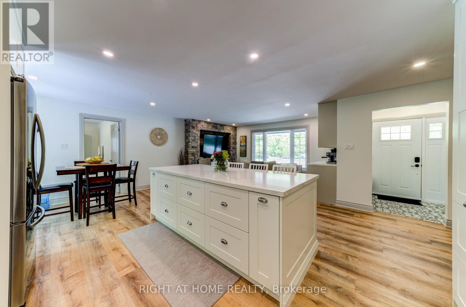 214 Desroches Trail, Tiny, Ontario  L9M 0H9 - Photo 7 - S13050354