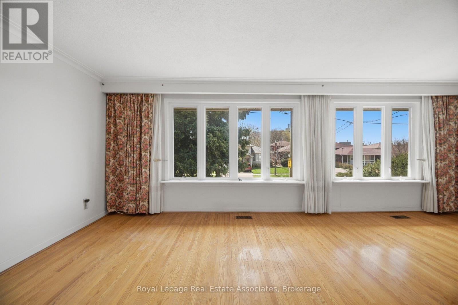 38 Renault Crescent, Toronto, Ontario  M9P 1J3 - Photo 11 - W13050352