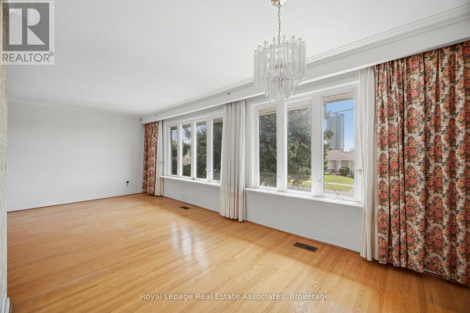 38 Renault Crescent, Toronto, Ontario  M9P 1J3 - Photo 15 - W13050352