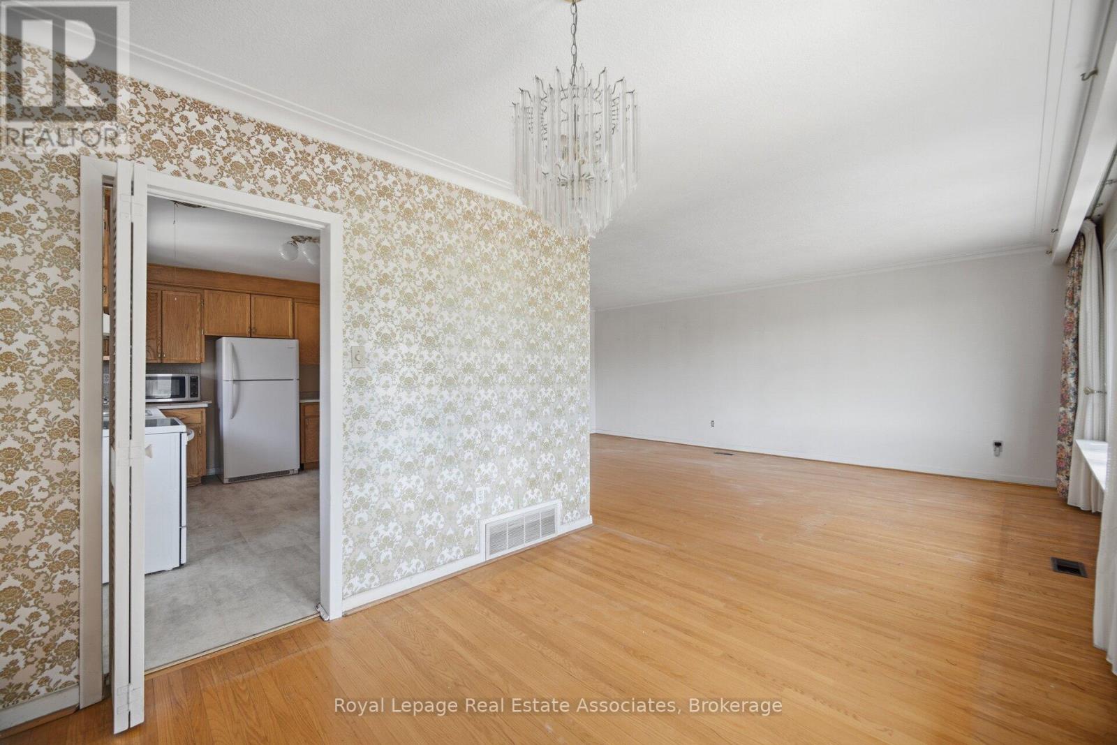 38 Renault Crescent, Toronto, Ontario  M9P 1J3 - Photo 16 - W13050352