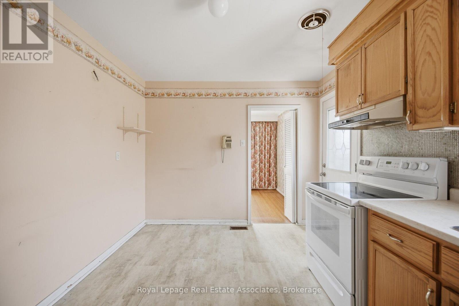 38 Renault Crescent, Toronto, Ontario  M9P 1J3 - Photo 19 - W13050352