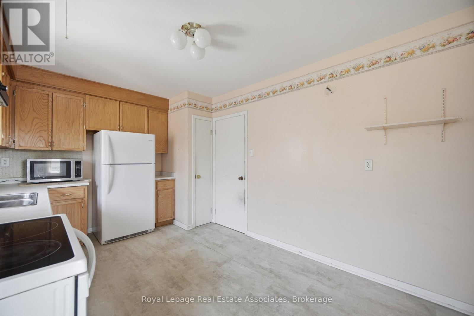 38 Renault Crescent, Toronto, Ontario  M9P 1J3 - Photo 21 - W13050352