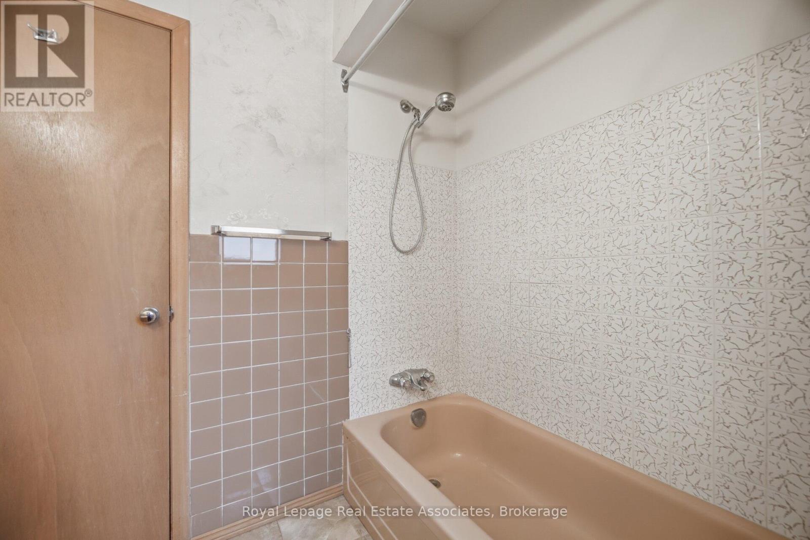 38 Renault Crescent, Toronto, Ontario  M9P 1J3 - Photo 31 - W13050352