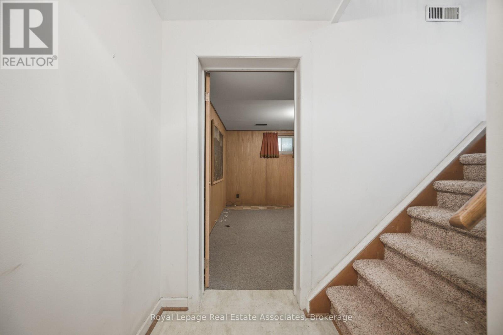 38 Renault Crescent, Toronto, Ontario  M9P 1J3 - Photo 33 - W13050352