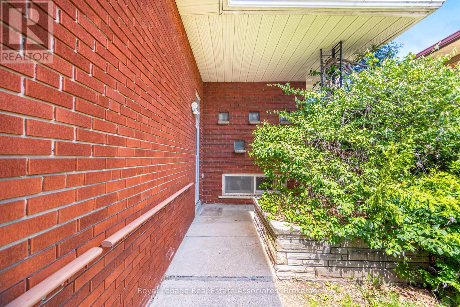 38 Renault Crescent, Toronto, Ontario  M9P 1J3 - Photo 7 - W13050352