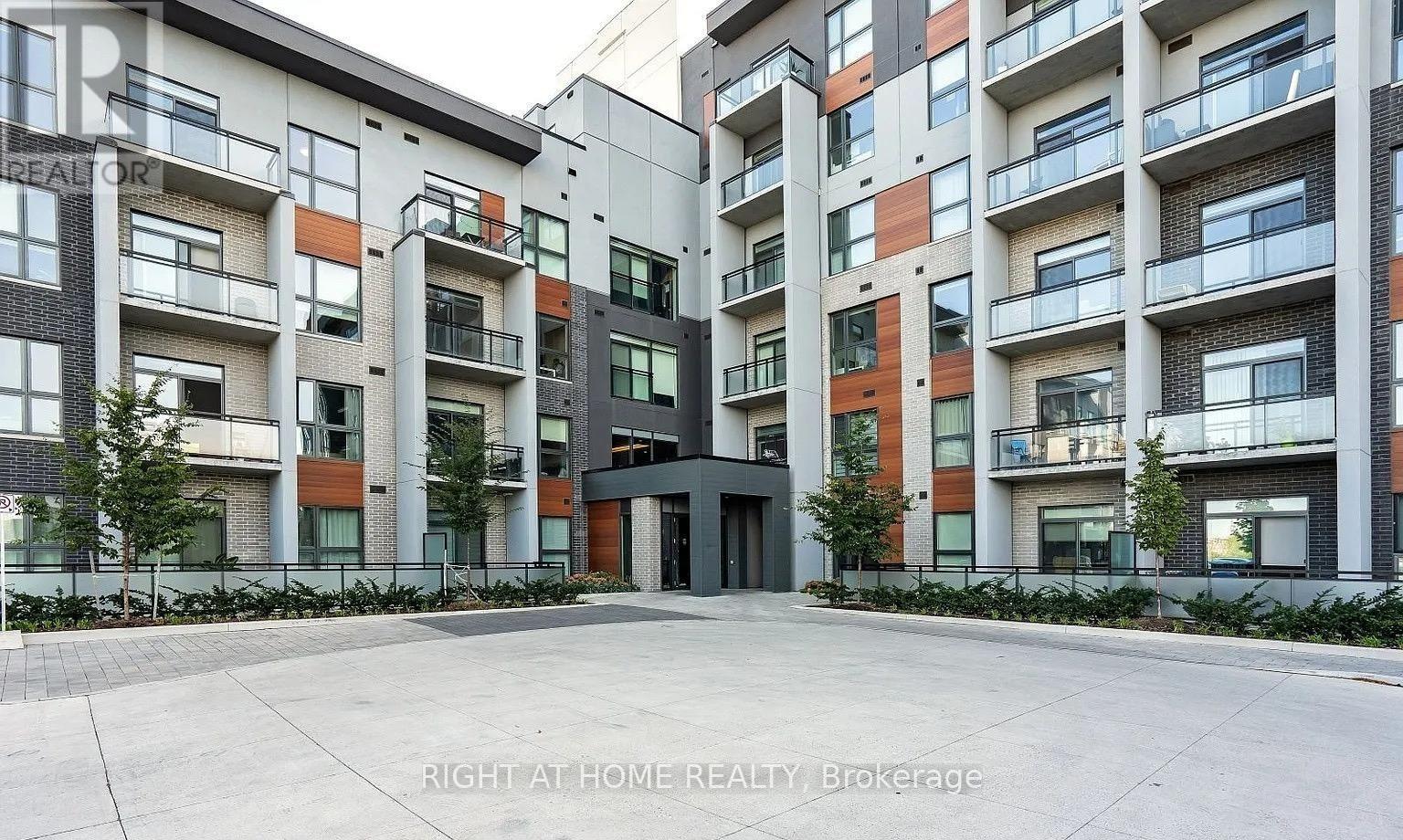 311 - 95 Dundas Street W, Oakville, Ontario  L6M 5N4 - Photo 1 - W13050360