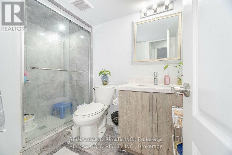 33 Callalily Road, Brampton, Ontario  L7A 0M3 - Photo 6 - W13050396