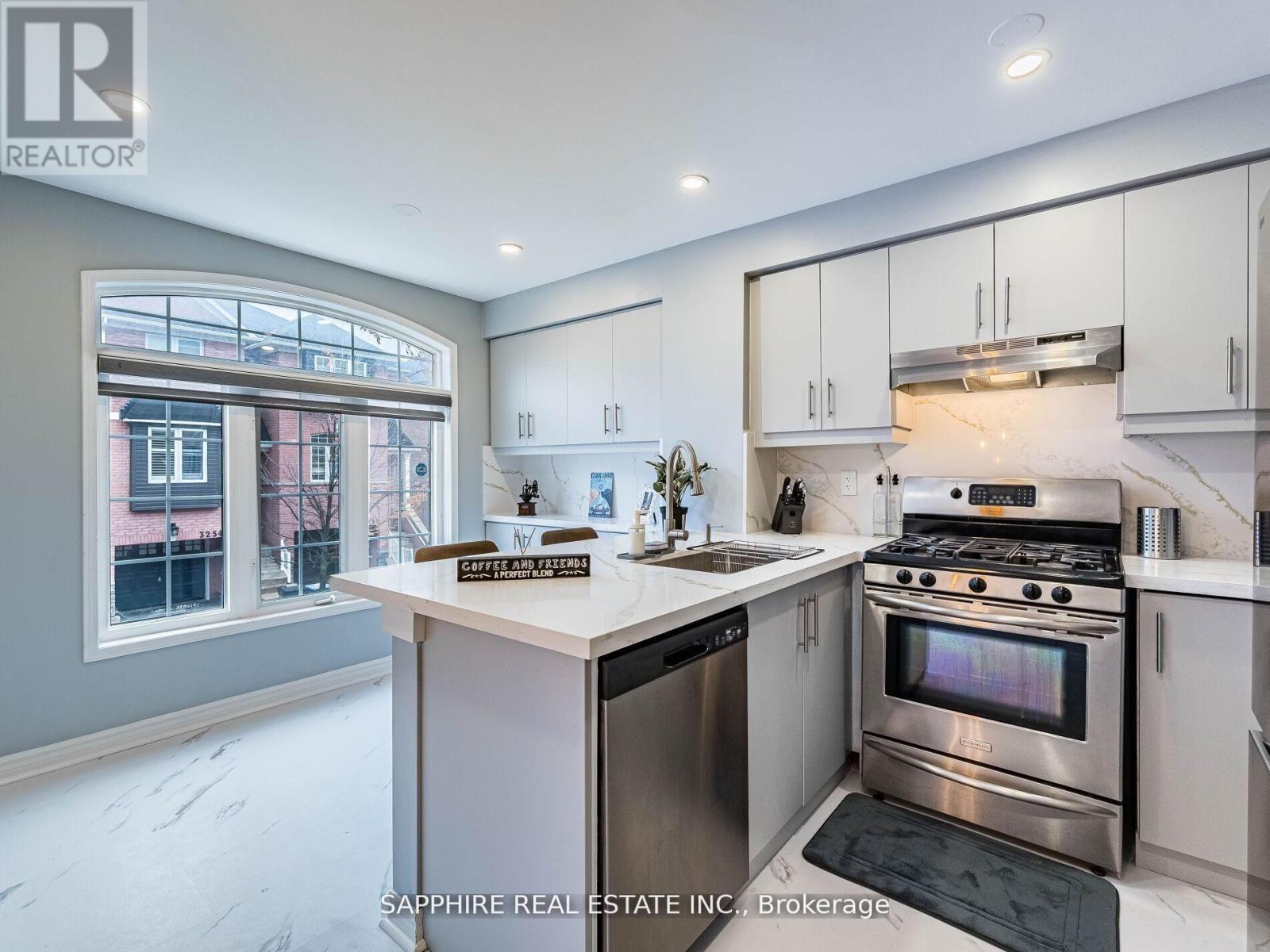 3255 Redpath Circle, Mississauga, Ontario  L5N 8R3 - Photo 10 - W13050402