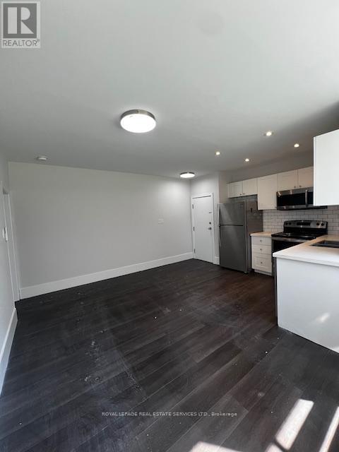 B - 2622 Keele Street W, Toronto, Ontario  M6L 2P1 - Photo 3 - W13050408