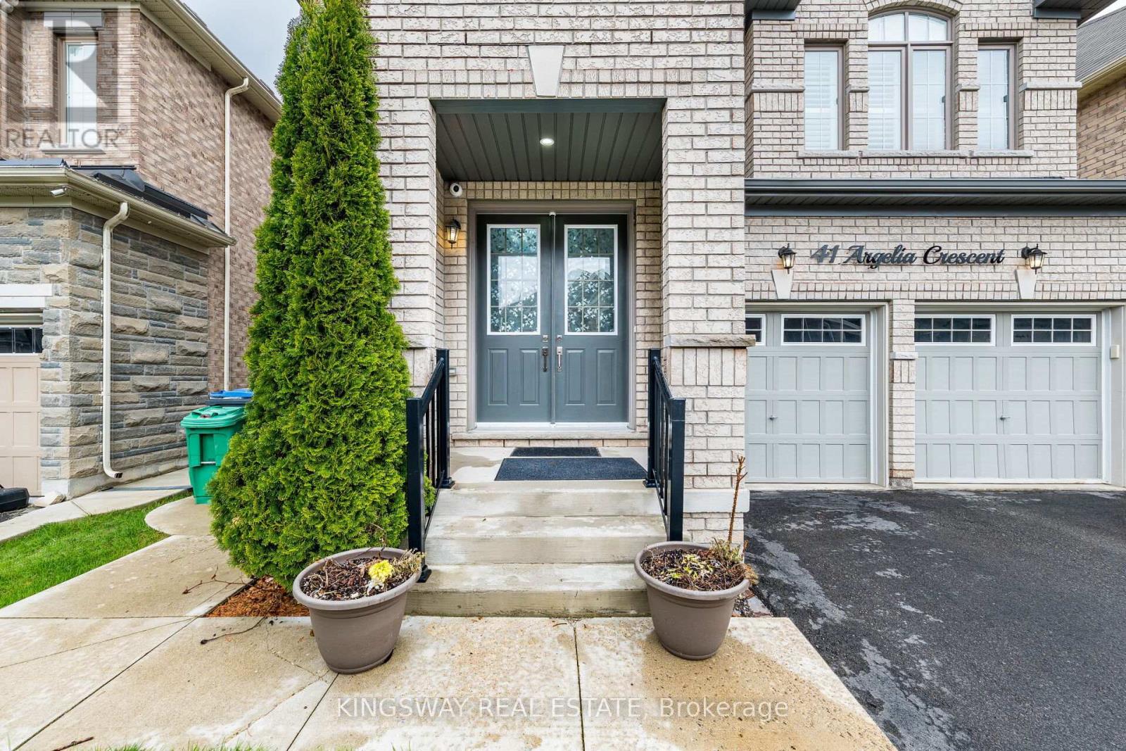 41 Argelia Crescent, Brampton, Ontario  L6X 5N5 - Photo 2 - W13050412