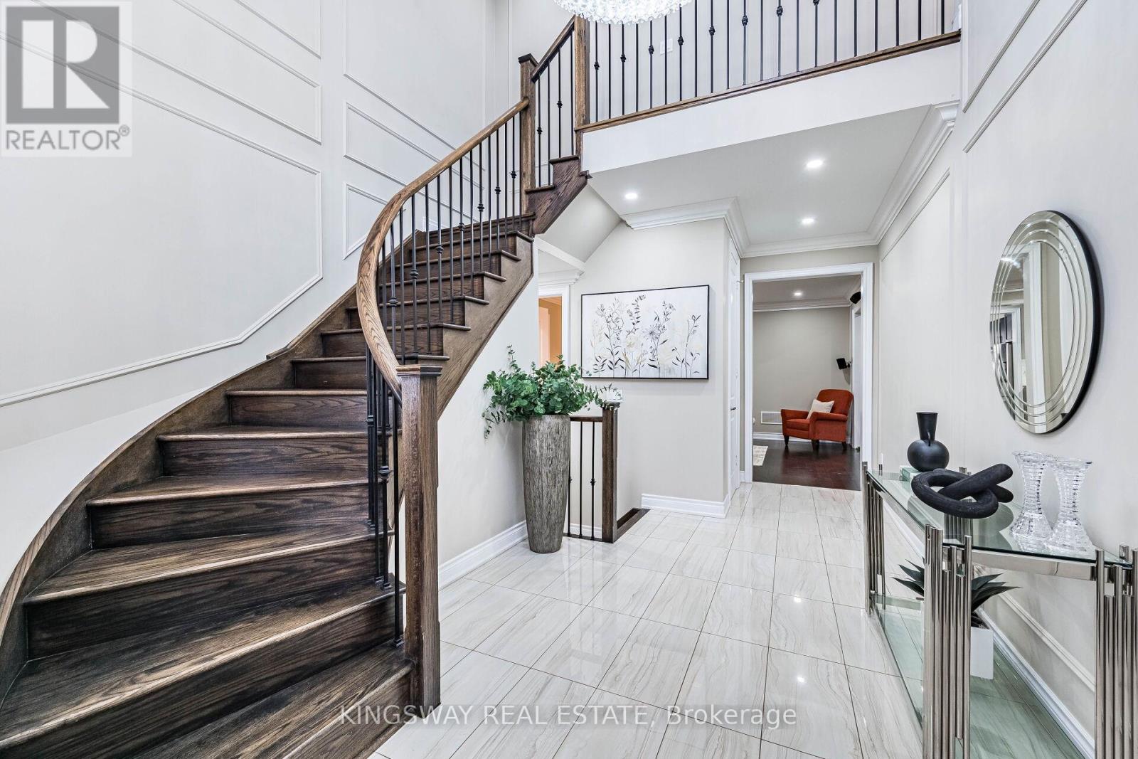 41 Argelia Crescent, Brampton, Ontario  L6X 5N5 - Photo 3 - W13050412