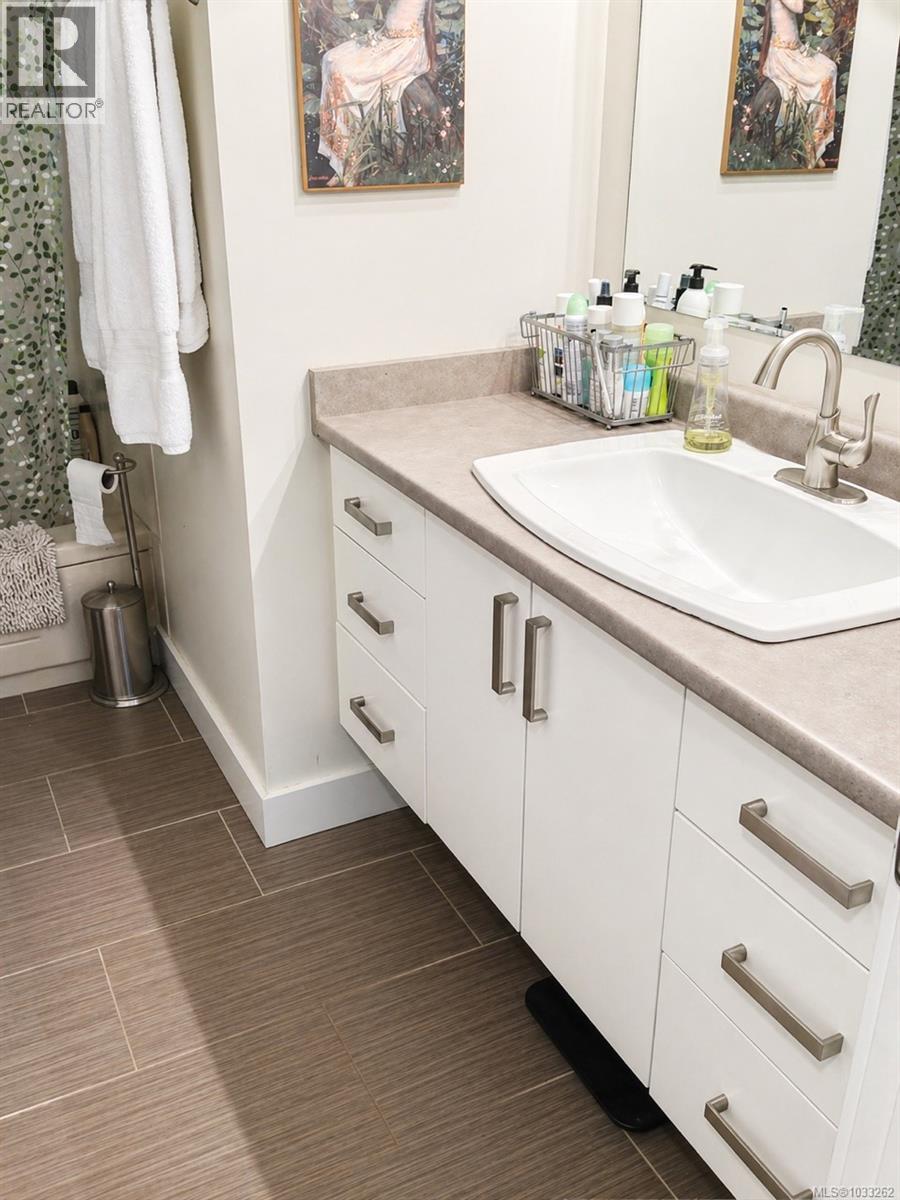 774 Destrube Pl, Saanich, British Columbia  V8Y 3B2 - Photo 36 - 1033262