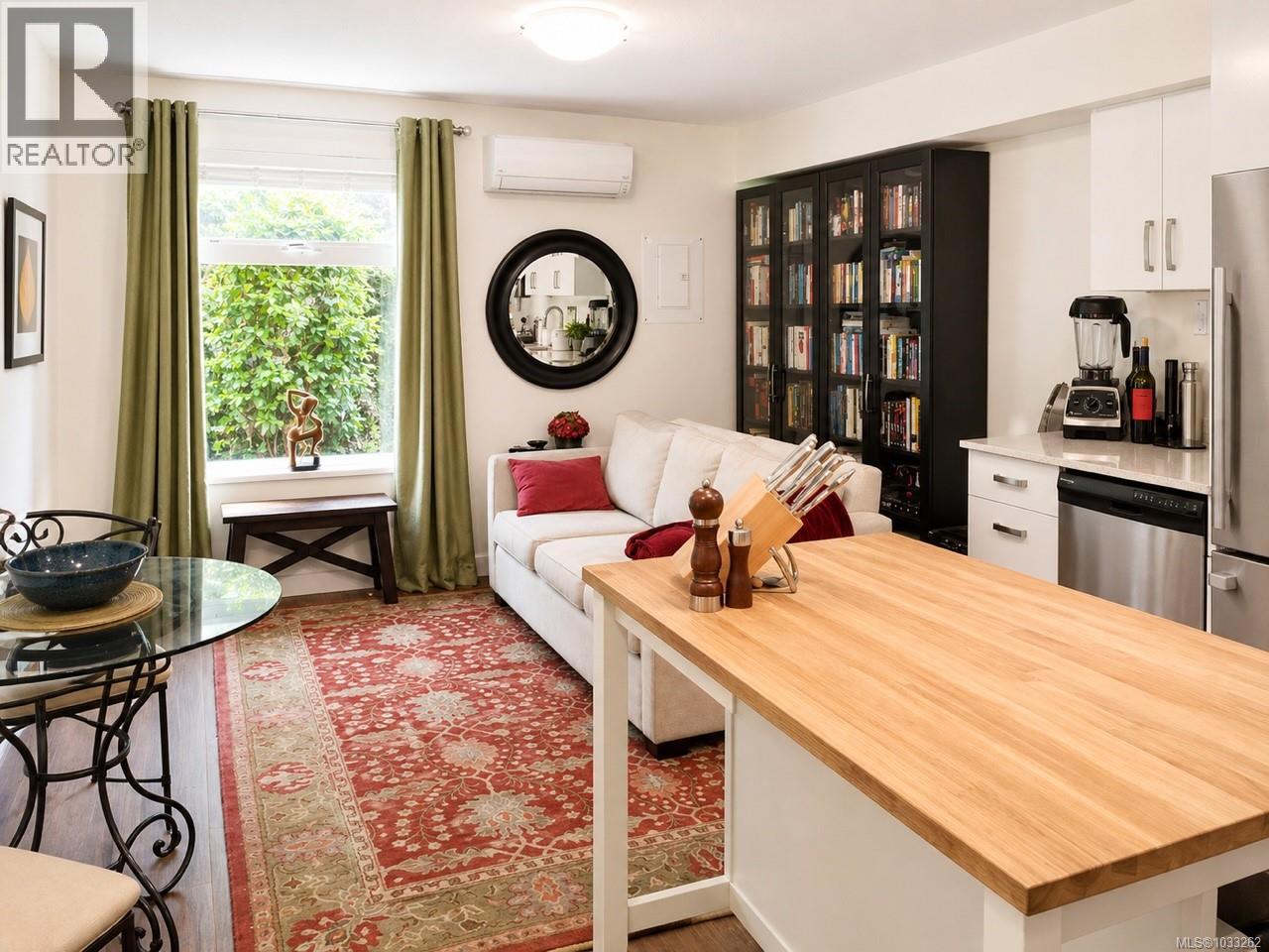 774 Destrube Pl, Saanich, British Columbia  V8Y 3B2 - Photo 35 - 1033262