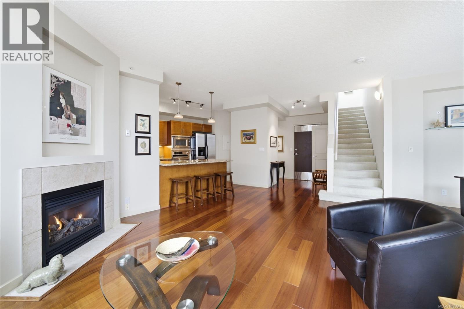 609 827 Fairfield Rd, Victoria, British Columbia  V8V 5B2 - Photo 4 - 1033642