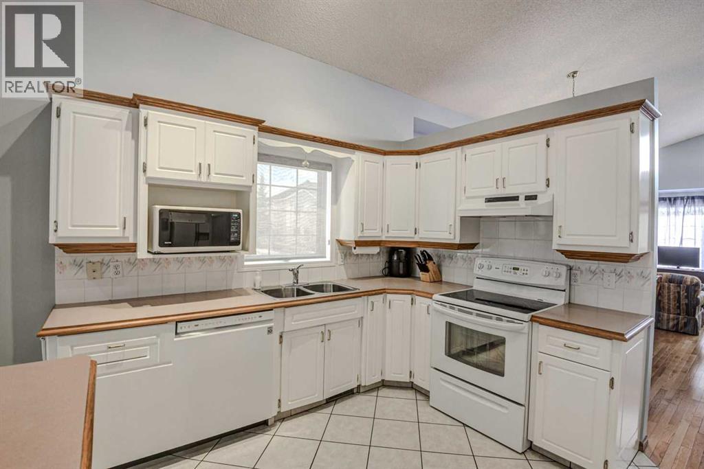 606 Diamond Court Se, Calgary, Alberta  T2J 7C8 - Photo 11 - A2298032