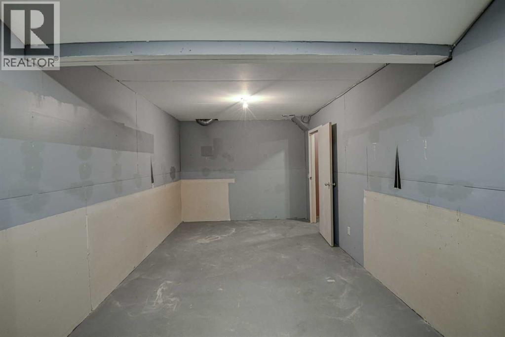 606 Diamond Court Se, Calgary, Alberta  T2J 7C8 - Photo 30 - A2298032