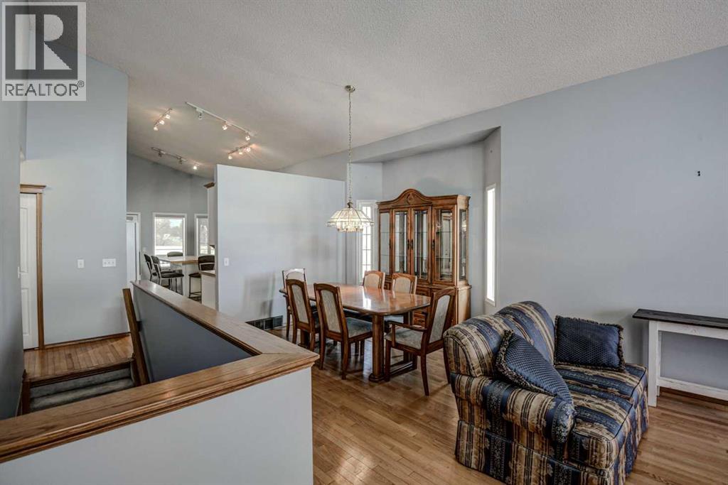 606 Diamond Court Se, Calgary, Alberta  T2J 7C8 - Photo 5 - A2298032