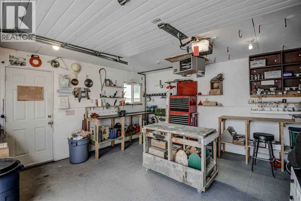 606 Diamond Court Se, Calgary, Alberta  T2J 7C8 - Photo 37 - A2298032