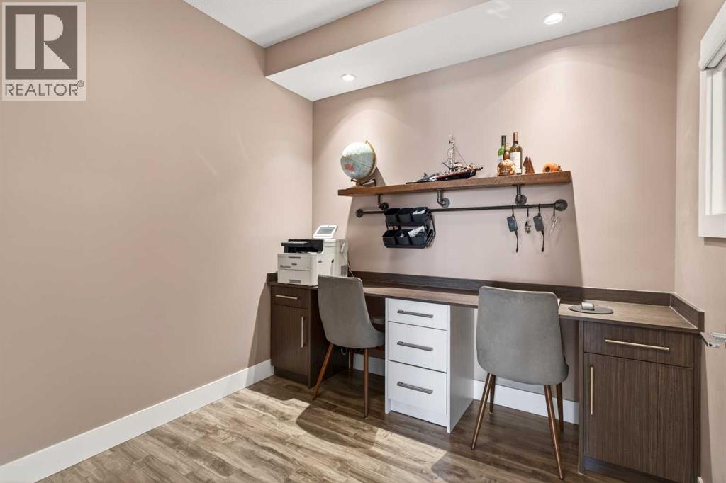 120 Baysprings Court SW, Airdrie, Alberta  T4B 3X7 - Photo 4 - A2304553