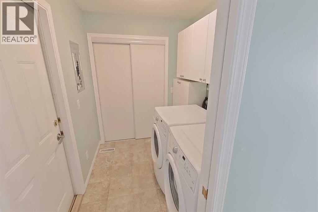 218 Centre Avenue W, Airdrie, Alberta  T4B 2M6 - Photo 25 - A2305162