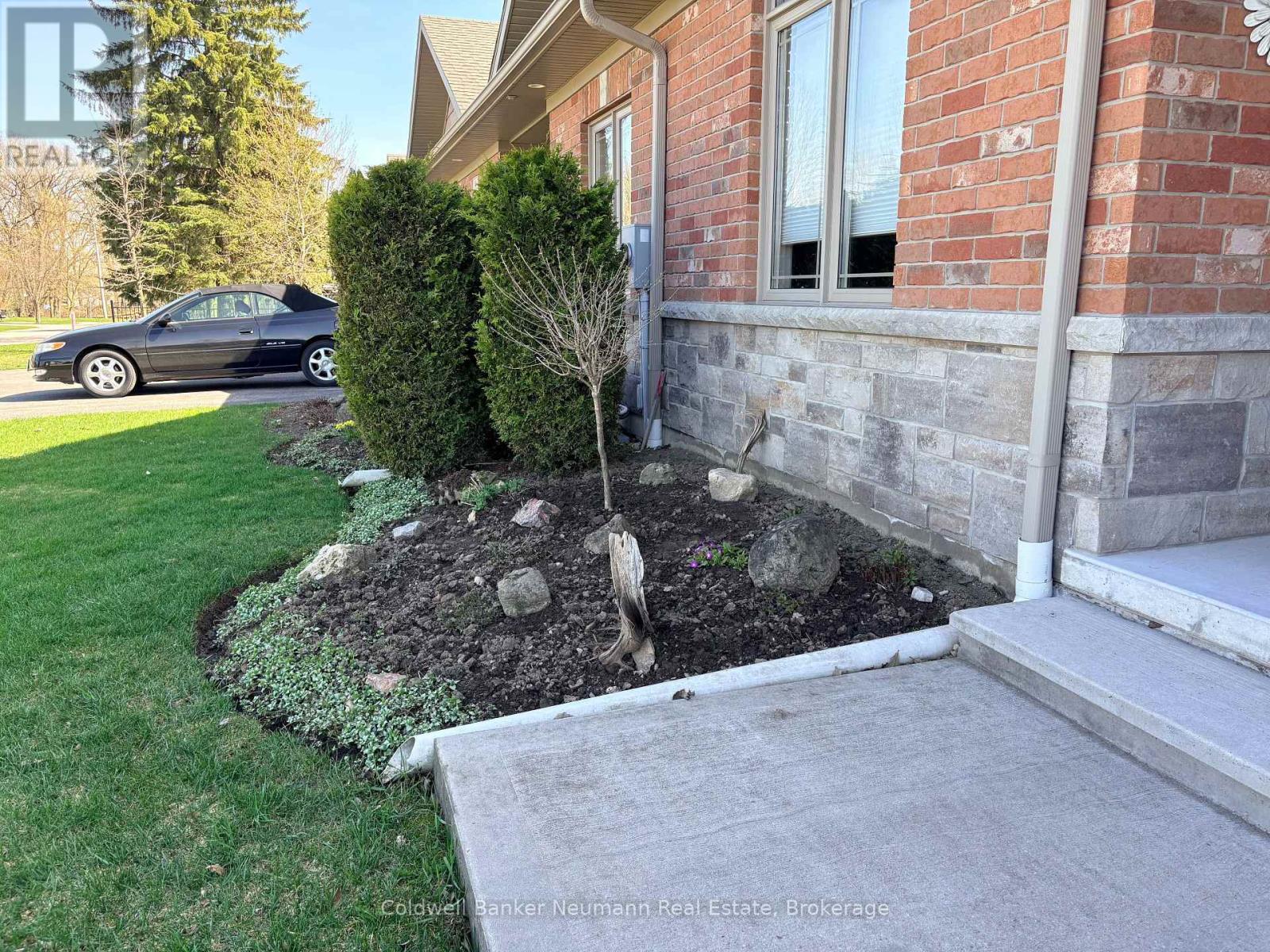 12 Brown Street S, Minto, Ontario  N0G 1M0 - Photo 46 - X12918044