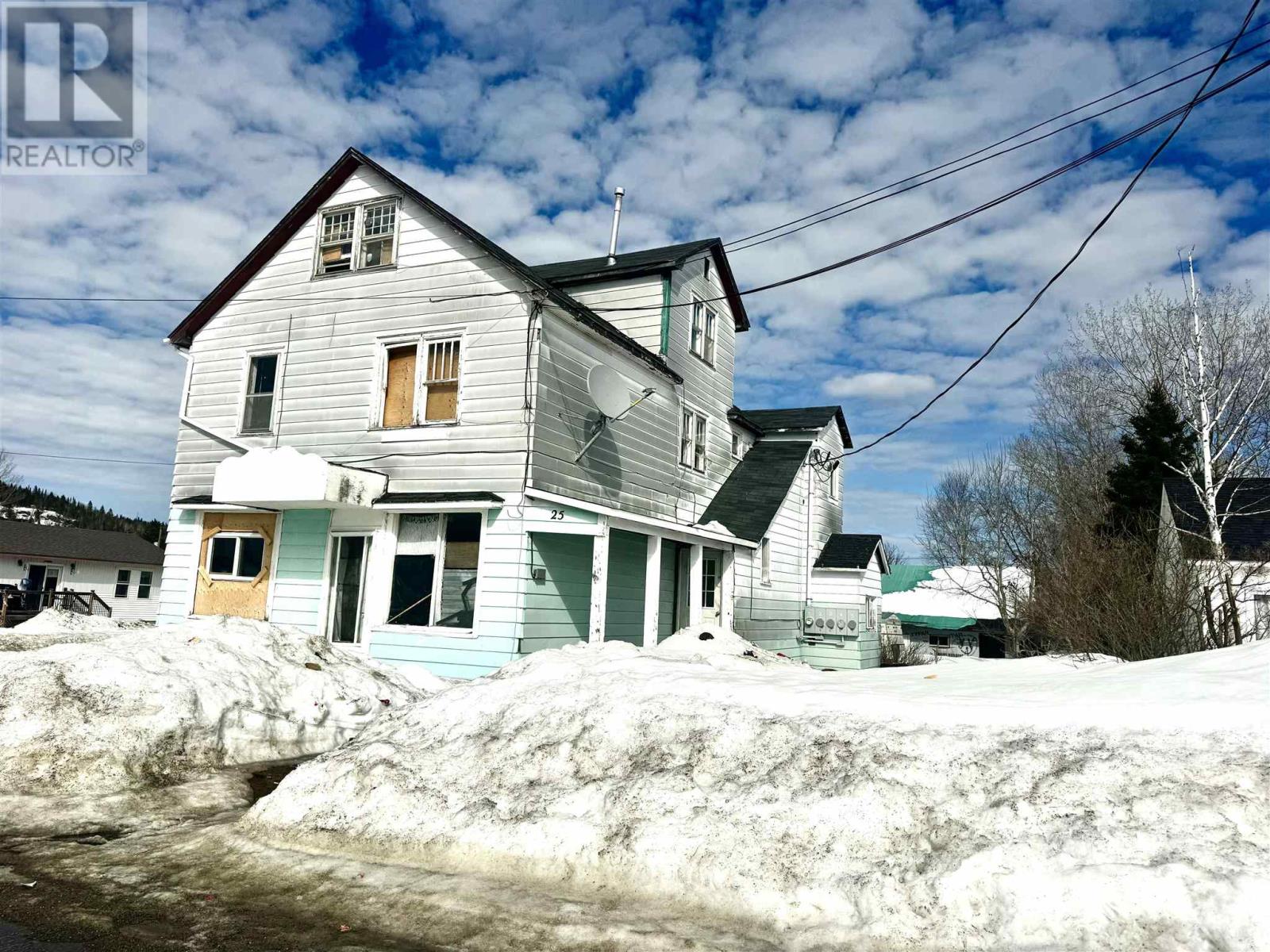 25 Churchill AVE, Wawa, Ontario