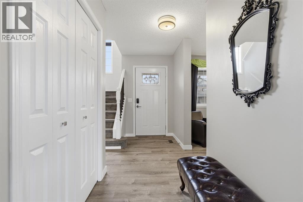 44 Cimarron Grove Way, Okotoks, Alberta  T1S 2L9 - Photo 4 - A2305641