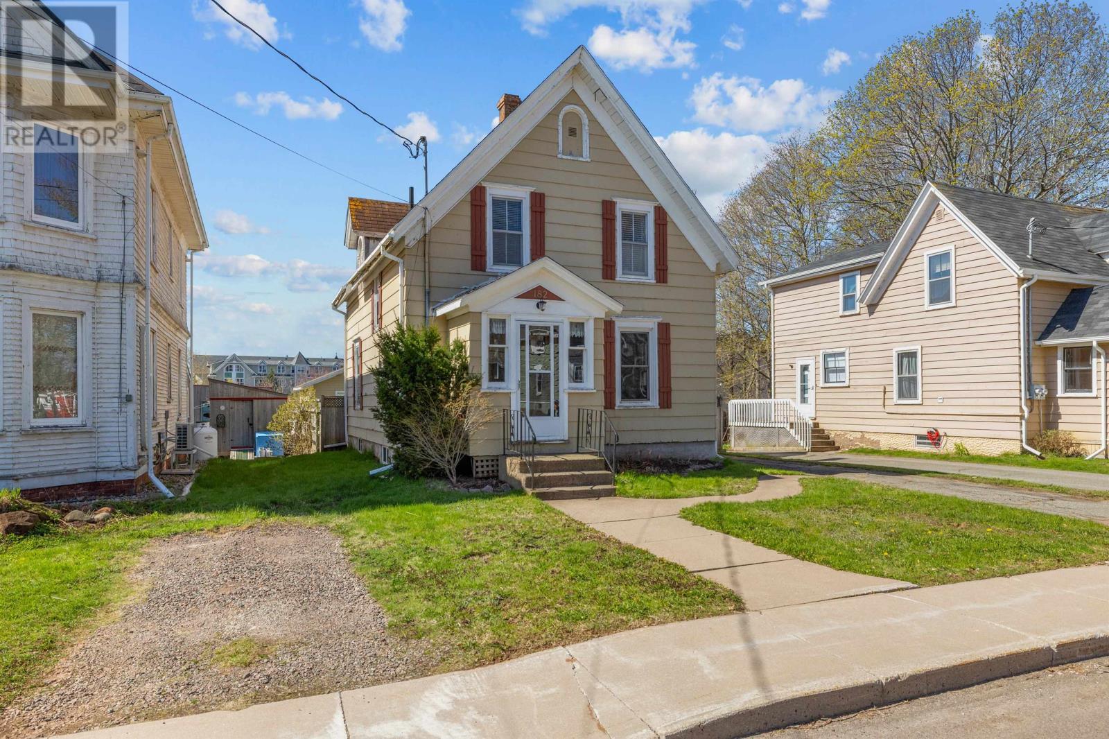 182 Hanover Street, Summerside, Prince Edward Island  C1E 1E6 - Photo 3 - 202608731