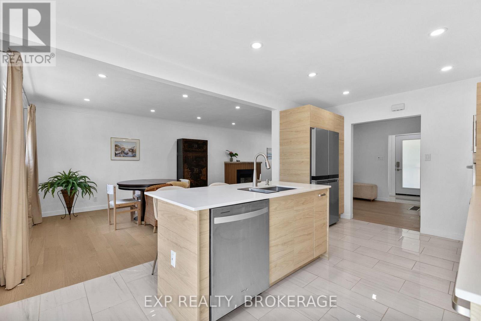 1502 Farnsworth Avenue, Ottawa, Ontario  K1H 7C3 - Photo 6 - X12720966