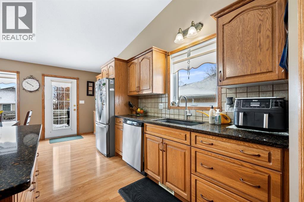 4002 63 Avenue, Lloydminster, Alberta  T9V 2X8 - Photo 8 - A2304651