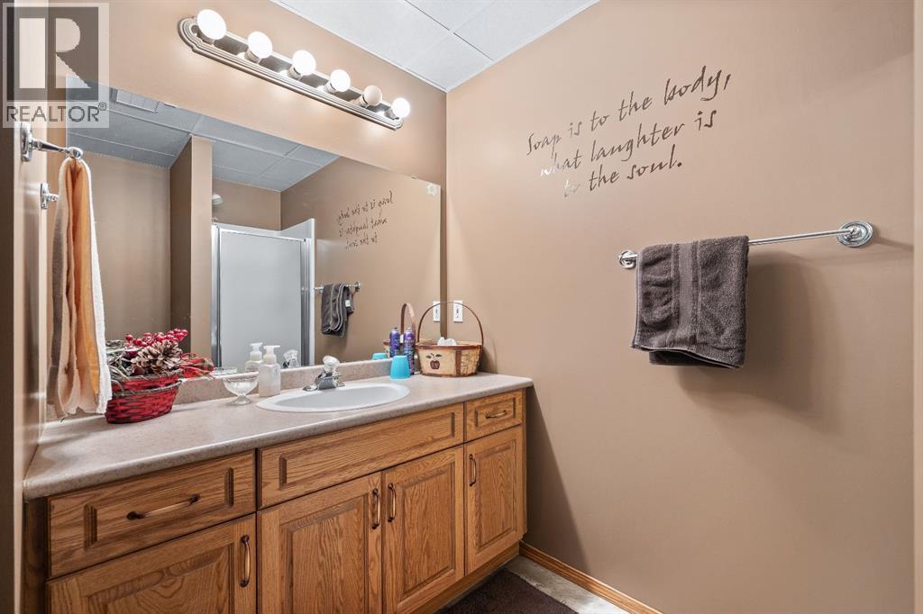 4002 63 Avenue, Lloydminster, Alberta  T9V 2X8 - Photo 27 - A2304651