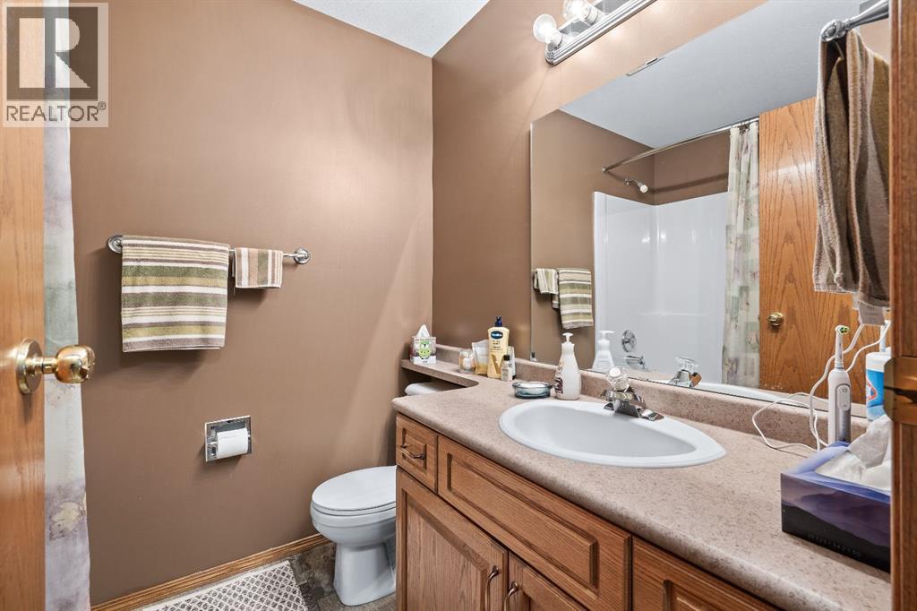 4002 63 Avenue, Lloydminster, Alberta  T9V 2X8 - Photo 19 - A2304651