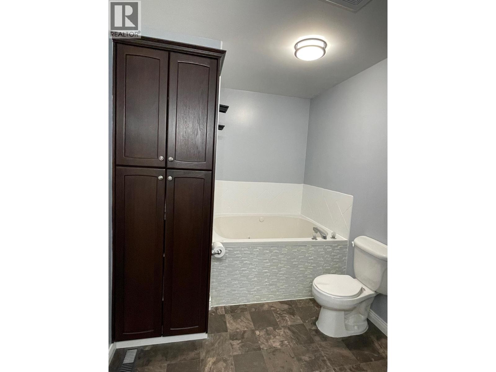 5212 Hallmark Crescent, Fort Nelson, British Columbia  V0C 1R0 - Photo 13 - R3116258