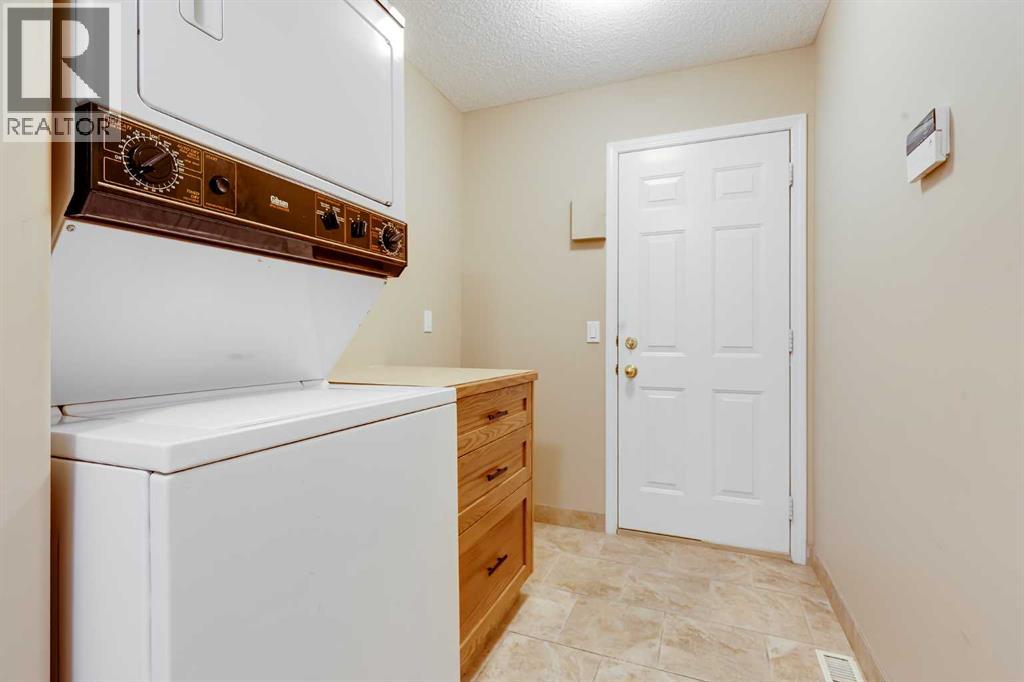 17 Rocky Ridge Villas Nw, Calgary, Alberta  T3G 4R2 - Photo 24 - A2298839